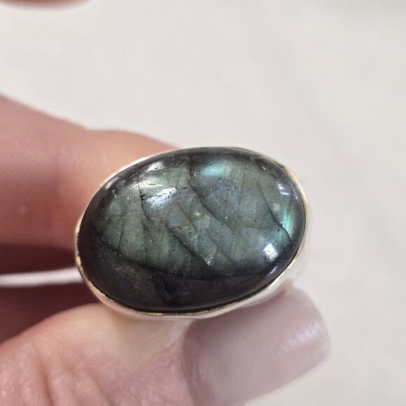 Silver 925 Hand Made Labradorite Blue Oval Large Hammered Band Ring Size 6.5 - Picture 4 of 12